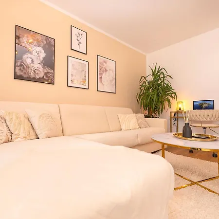 Luxx Bc, Zentral - Fuer 4 Personen - Balkon - Parken - Voll Ausgestattete Kueche Biberach an der Riss