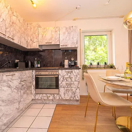 아파트 Luxx Bc, Zentral - Balkon - Parkplatz - Voll Ausgestattete Kueche