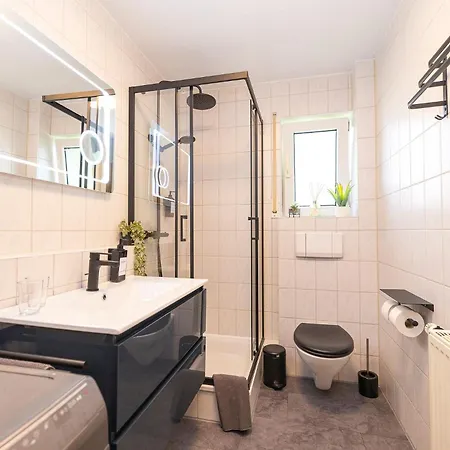 Luxx Bc, Zentral - Fuer 4 Personen - Balkon - Parken - Voll Ausgestattete Kueche * Biberach an der Riss